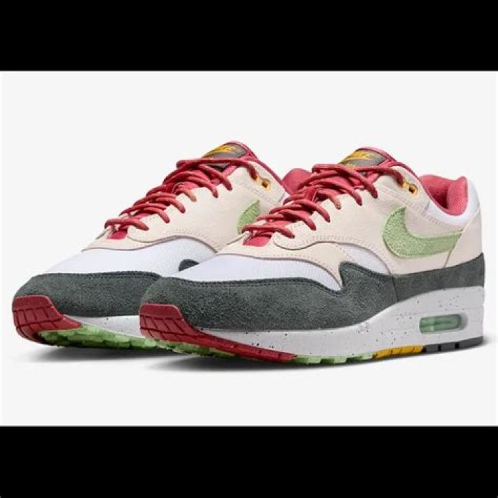 Nike Air Max 1 “Light Soft Pink/Vapor Green” Gets Release Details