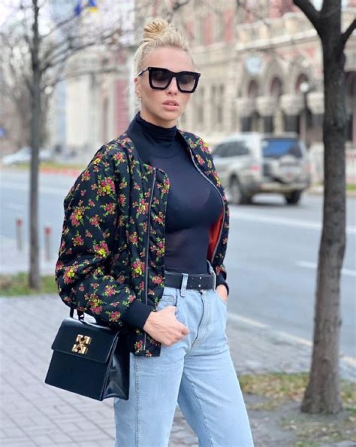 Olya Yuriivna Polyakova (Chanteuse pop) - Âge, anniversaire, biographie, faits, famille, valeur nette, taille et plus