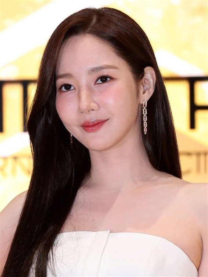 Park Min-young (TV Actress) - Age, Birthday, Bio, Facts, Family, Net Worth, Height & More