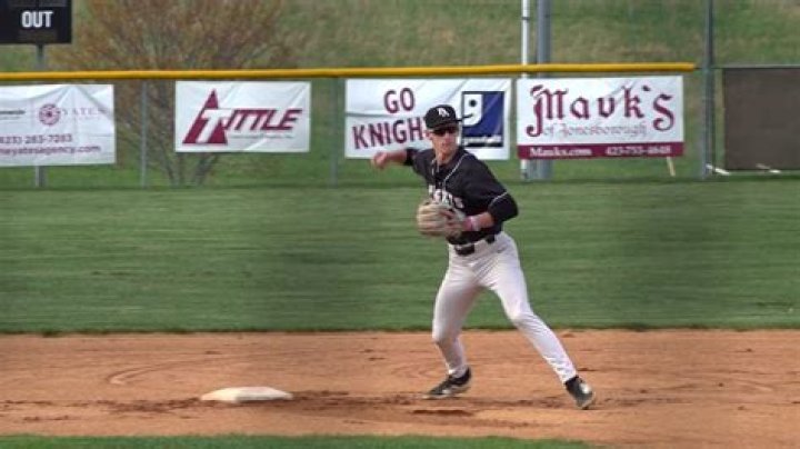 Phil Nevin (Baseball Player) - Age, Birthday, Bio, Facts, Family, Net Worth, Height & More