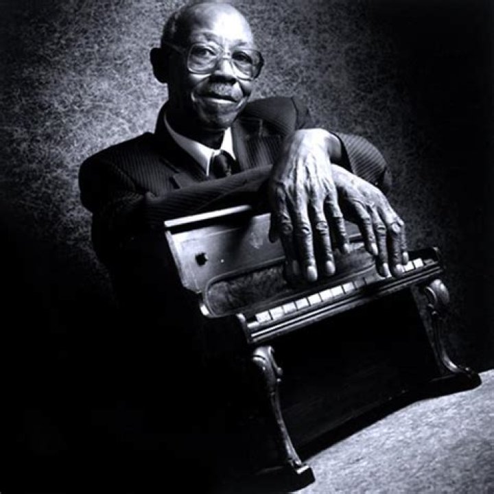 Pinetop Perkins (Pianist) - Age, Birthday, Bio, Facts, Family, Net Worth, Height & More