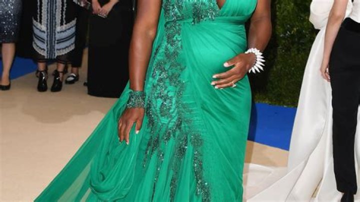 Pregnant Serena Williams Debuts Her Baby Bump on the 2017 Met Gala Red Carpet!