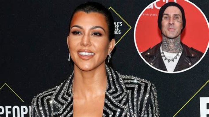 Reppin’! Kourtney Kardashian Supports Boyfriend Travis Barker in Blink-182 Merch