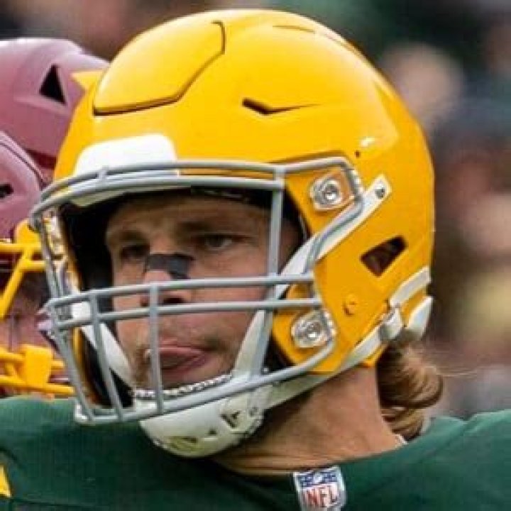 Robert Tonyan (Football Player) - Age, Birthday, Bio, Facts, Family, Net Worth, Height & More