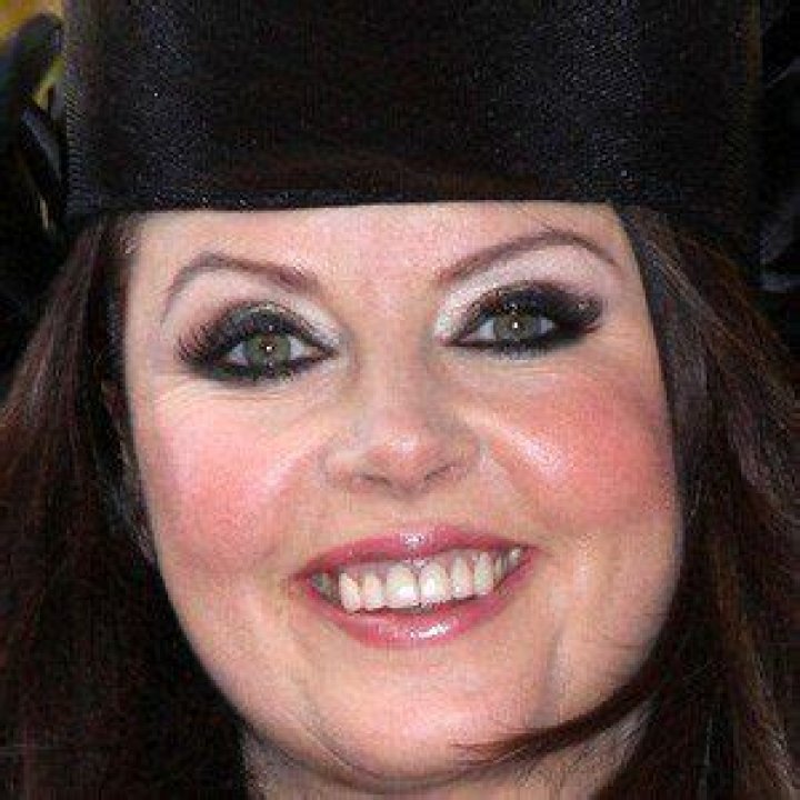 Sarah Brightman (Opera Singer) - Age, Birthday, Bio, Facts, Family, Net Worth, Height & More