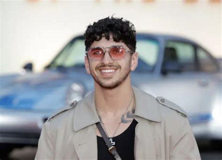 Seb Melrose Net Worth 2023: What Is The "Too Hot To Handle" Star Worth?