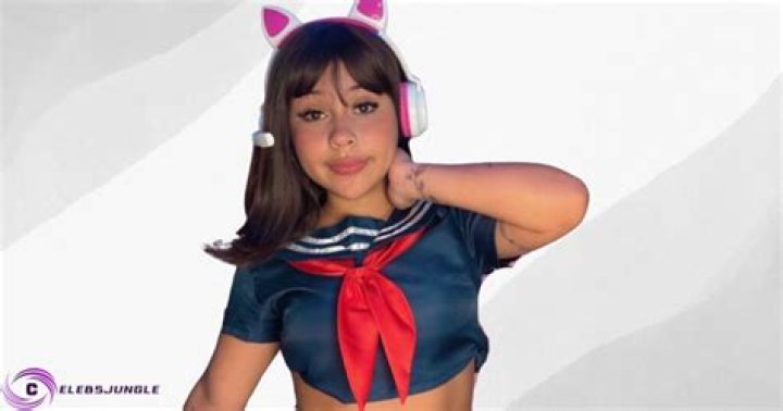 Shaden Ferraro (Instagram Star) - Age, Birthday, Bio, Facts, Family, Net Worth, Height & More