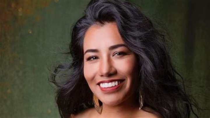 Shani Lozano (Actriz de Televisión) - Edad, cumpleaños, biografía, hechos, familia, patrimonio neto, altura y más