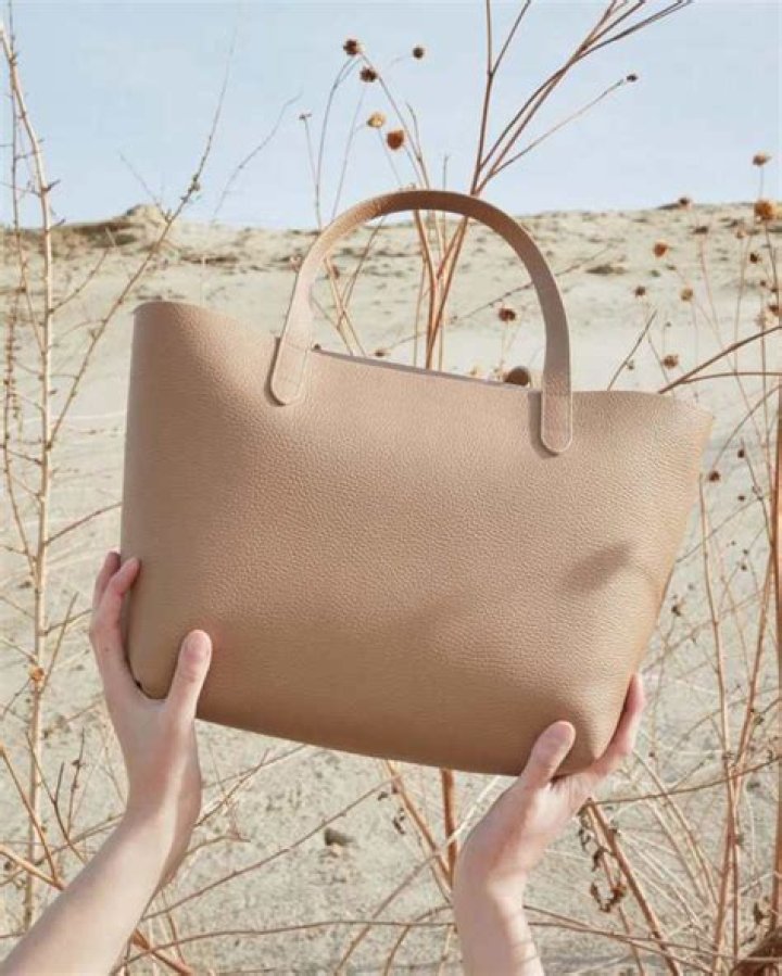 Shannon Abloh – Celebsgraphy