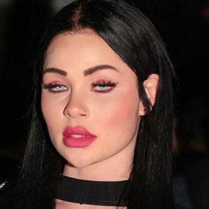 Skyla Novea (Pop Singer) - Age, Birthday, Bio, Facts, Family, Net Worth, Height & More