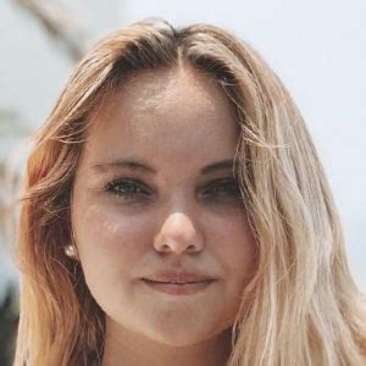 Sophie Lemongrass (Pop Singer) - Age, Birthday, Bio, Facts, Family, Net Worth, Height & More