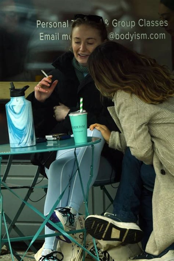 Sophie Turner Sparks Girlfriend Rumors After She Was Seen Kissing Close Pal Tabitha Doherty: Updates