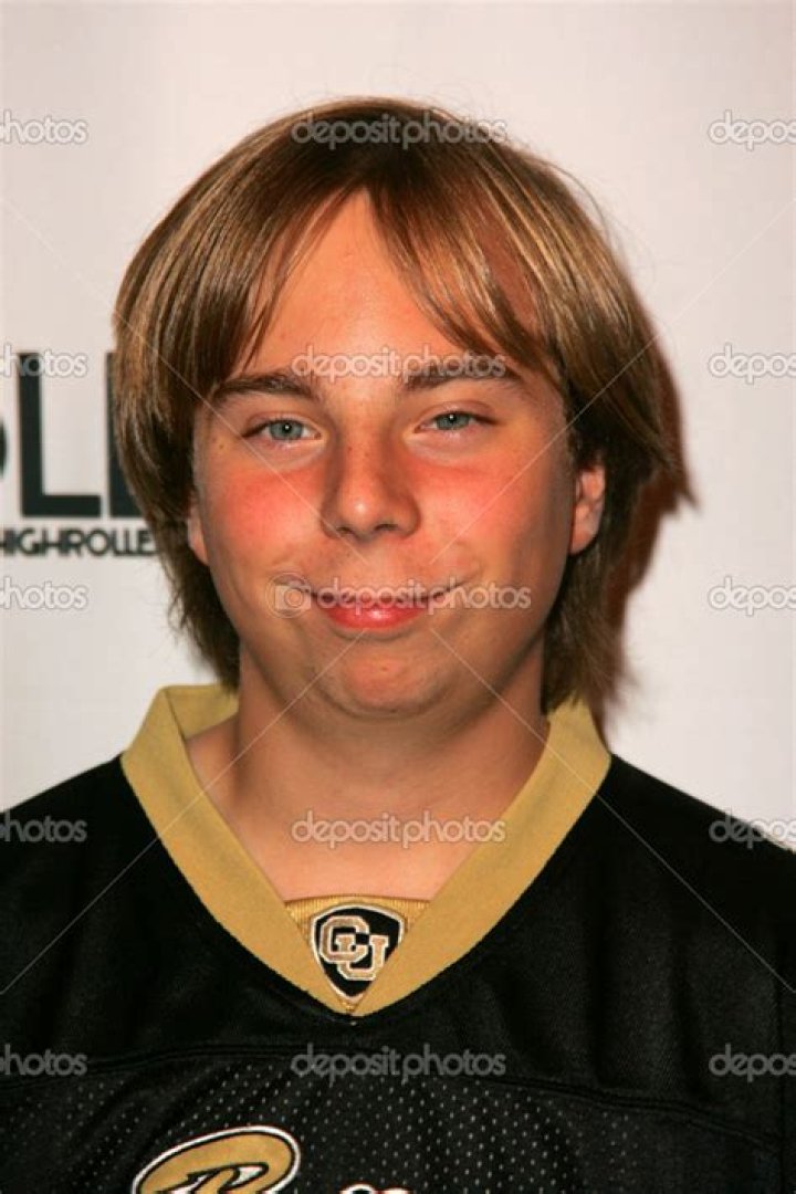 Steven Anthony Lawrence (TV Actor) - Age, Birthday, Bio, Facts, Family, Net Worth, Height & More