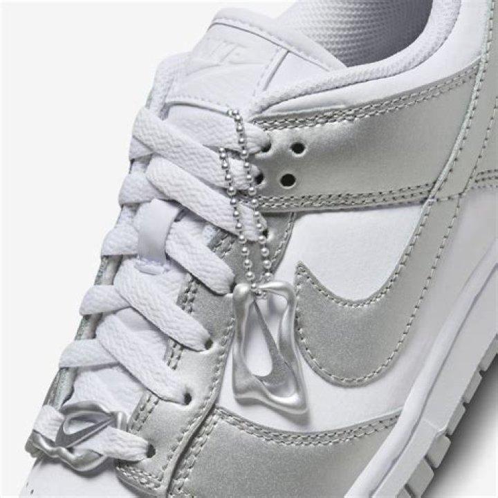 Supreme x Nike SB Dunk Low "Metallic Silver" Coming Soon: Official Images