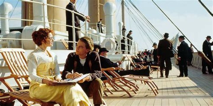 ‘Titanic’ Director James Cameron Insists That Both Jack and Rose Couldn’t Survive on That Raft!