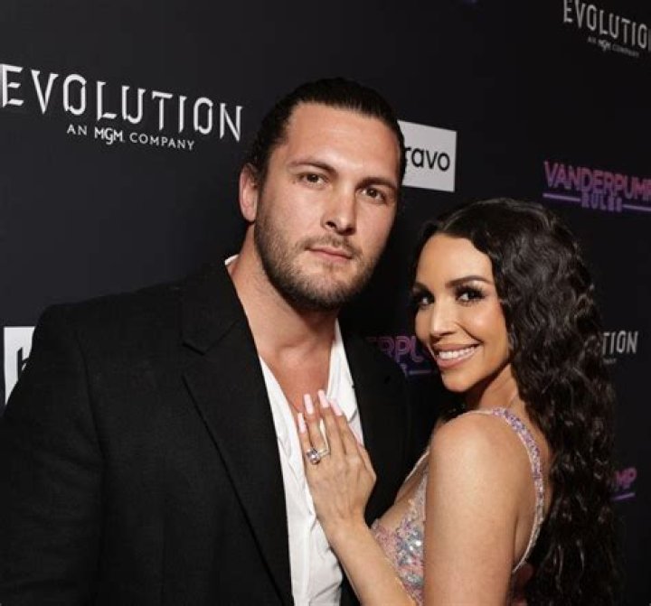 ‘Vanderpump Rules’ Star Scheana Marie Defends Her Boyfriend Rob Amid Cheating Rumors