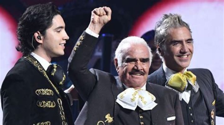 Vicente Fernández (Cantante de Música Mundial) - Edad, cumpleaños, biografía, hechos, familia, patrimonio neto, altura y más