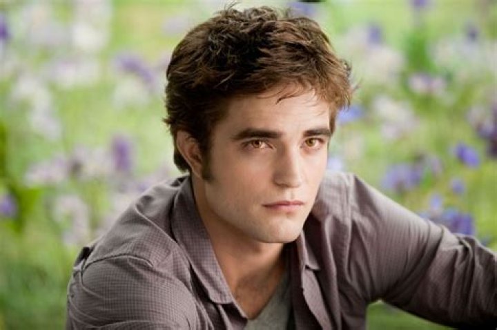 Was Edward Cullen a virgin before marrying Bella?