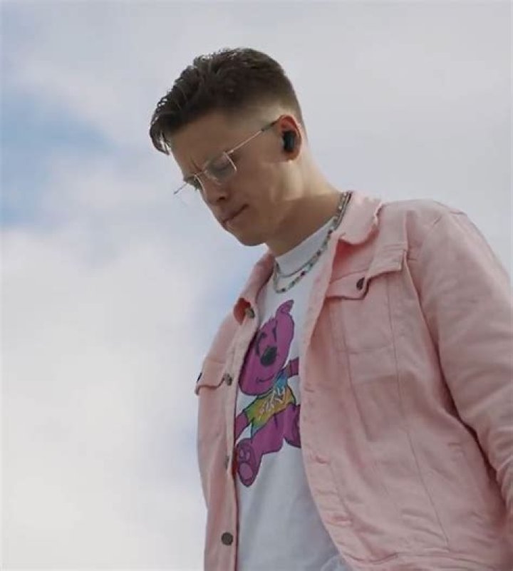 We’re Sorry in Advance, but What Color Is This Outfit?!