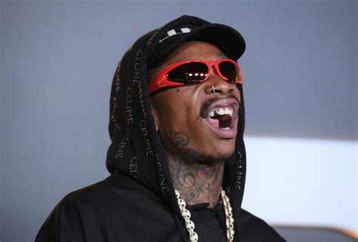 Wiz Khalifa Selfie Backfires After Fans Roast His Outfit