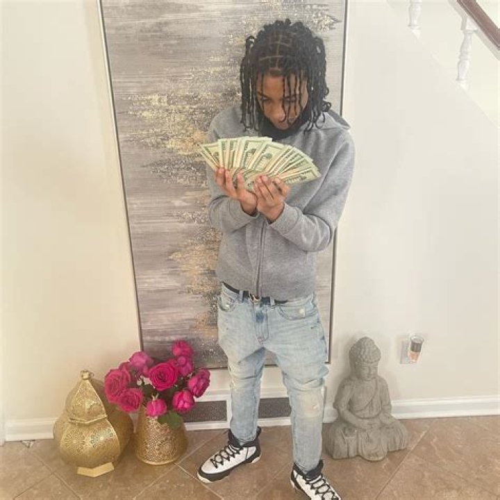 Yavo Osama (Rapper) - Age, Birthday, Bio, Facts, Family, Net Worth, Height & More